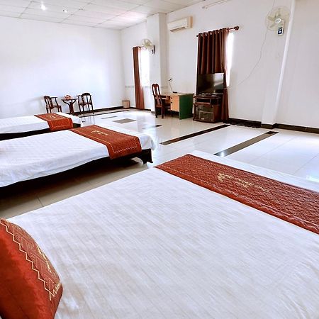 Truc Hoang Ha Hotel Kon Tum Luaran gambar