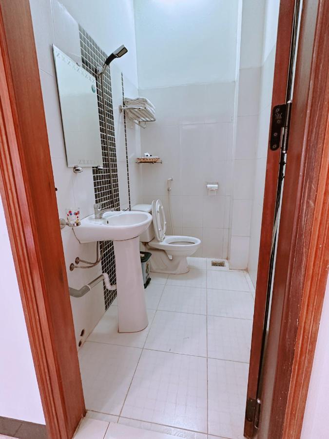 Truc Hoang Ha Hotel Kon Tum Luaran gambar
