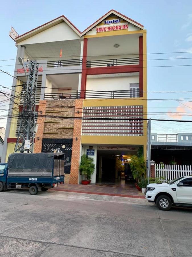 Truc Hoang Ha Hotel Kon Tum Luaran gambar