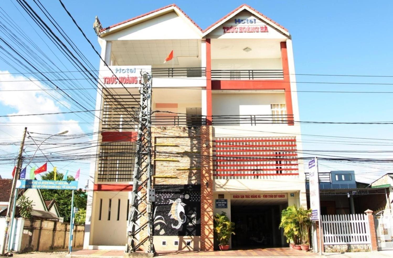 Truc Hoang Ha Hotel Kon Tum Luaran gambar